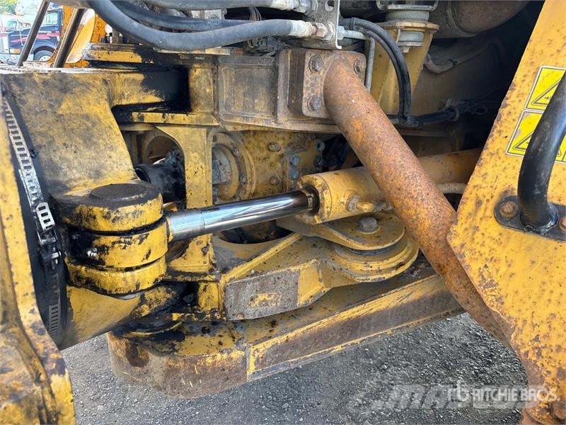 CAT 725 Csuklósdömperek
