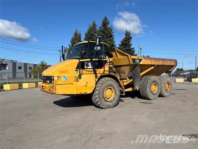 CAT 725 Csuklósdömperek
