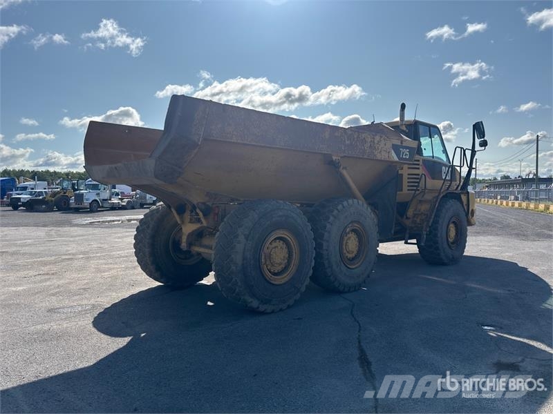 CAT 725 Csuklósdömperek