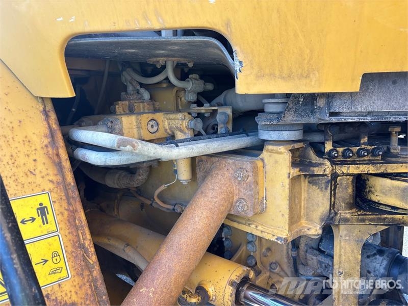 CAT 725 Csuklósdömperek