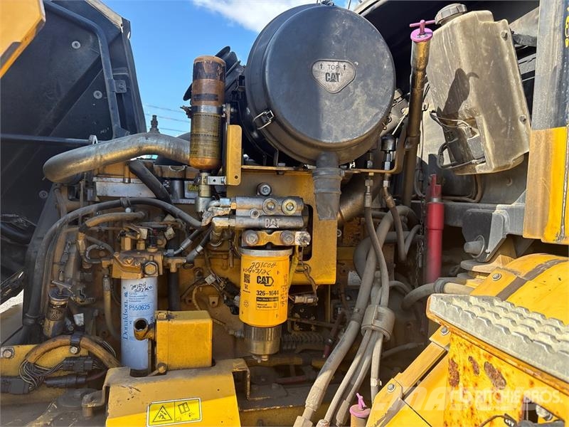 CAT 725 Csuklósdömperek