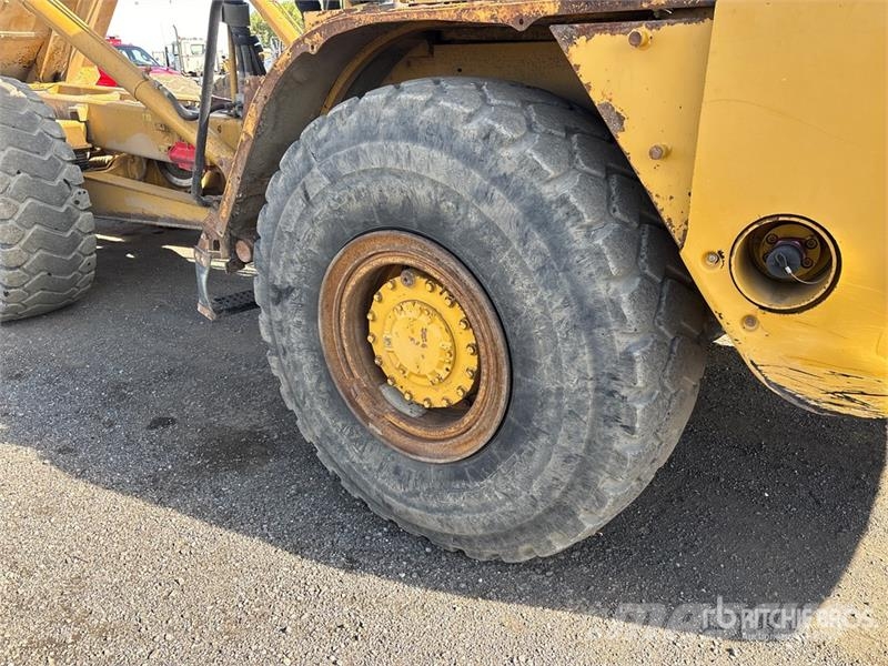CAT 725 Csuklósdömperek