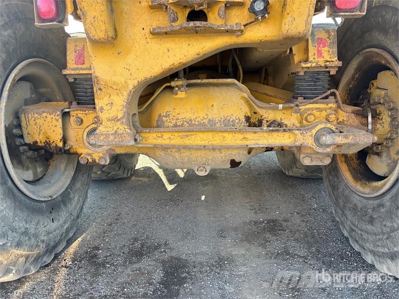 CAT 725 Csuklósdömperek