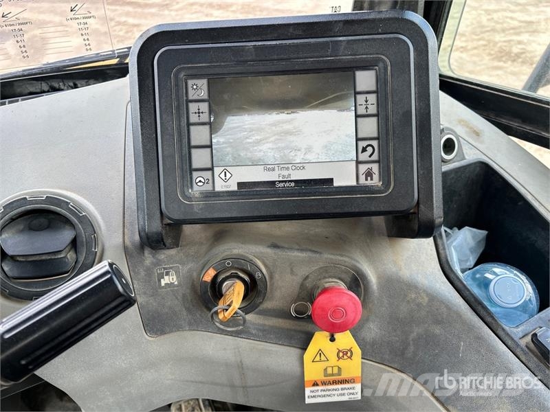 CAT 730 Dumper - Knickgelenk