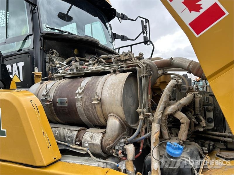 CAT 730 Dumper - Knickgelenk