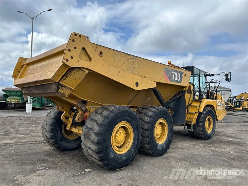 CAT 730 Dumper - Knickgelenk
