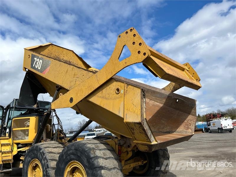 CAT 730 Dumper - Knickgelenk