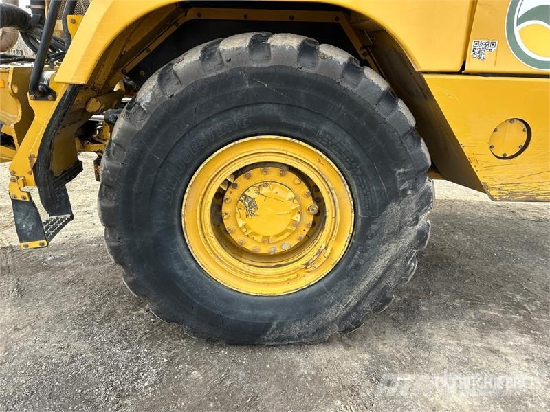 CAT 730 Dumper - Knickgelenk