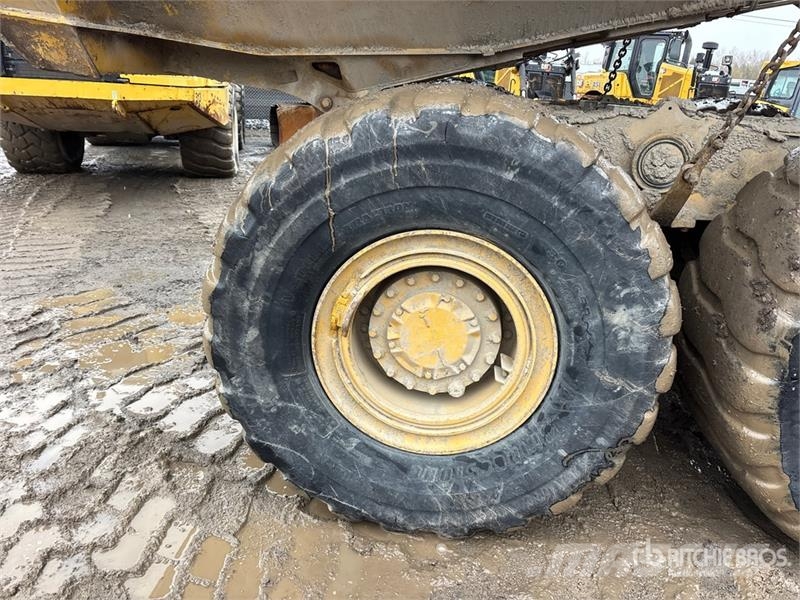CAT 730 Dumper - Knickgelenk