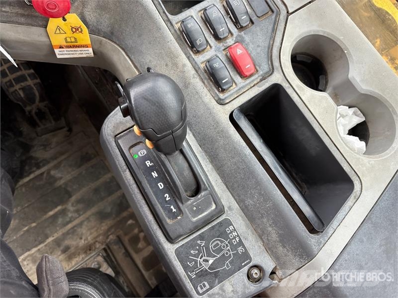 CAT 730 Dumper - Knickgelenk