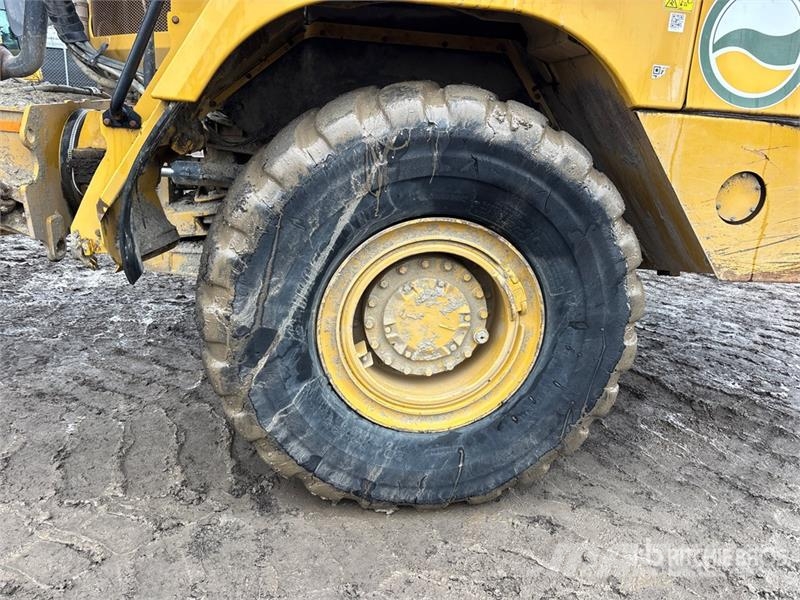 CAT 730 Dumper - Knickgelenk