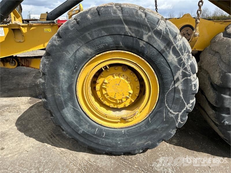 CAT 730 Dumper - Knickgelenk