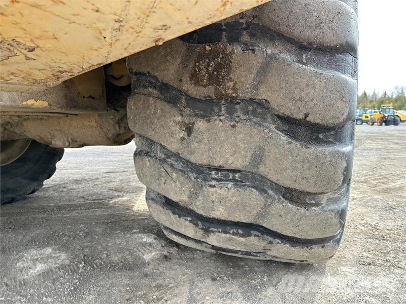 CAT 730 Dumper - Knickgelenk