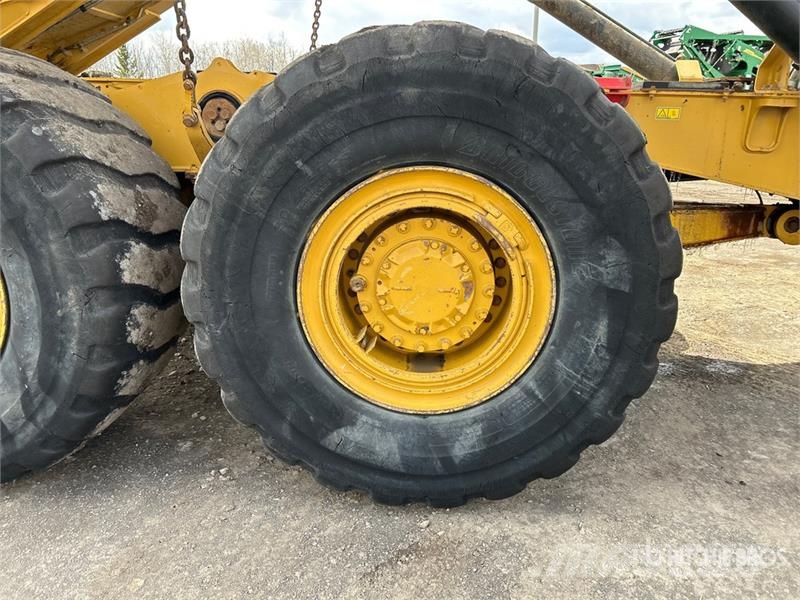CAT 730 Dumper - Knickgelenk
