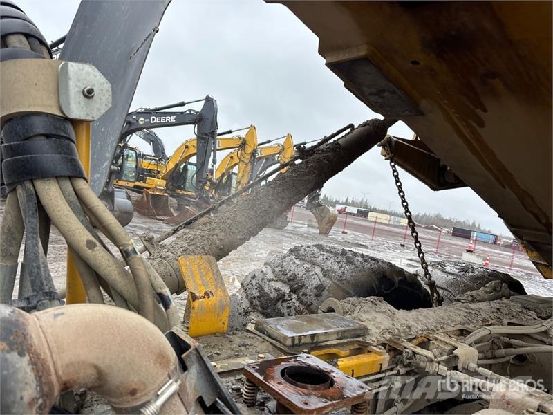 CAT 730 Dumper - Knickgelenk