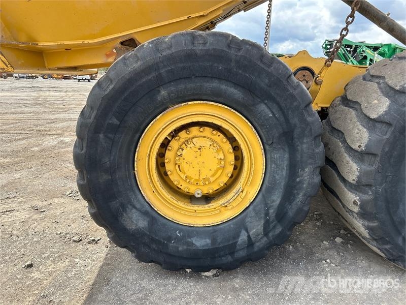 CAT 730 Dumper - Knickgelenk