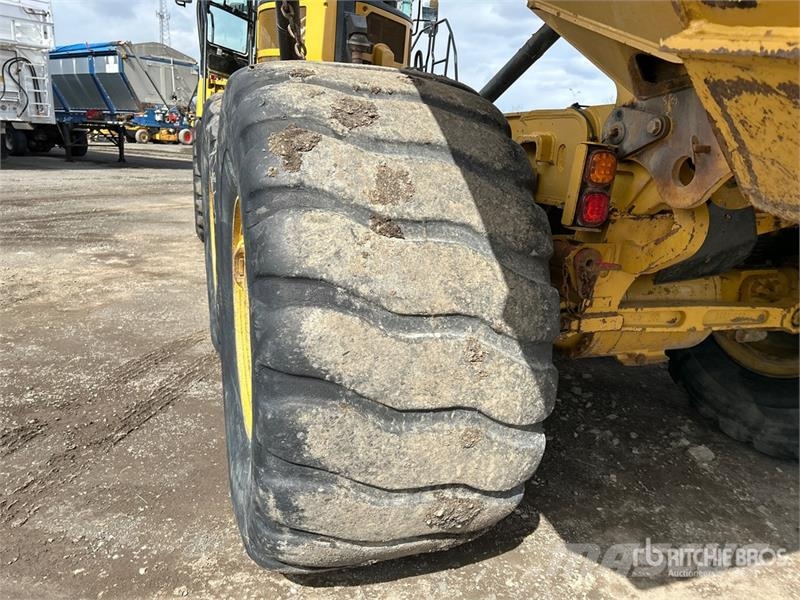 CAT 730 Dumper - Knickgelenk