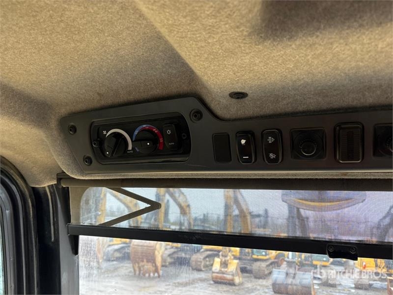 CAT 730 Dumper - Knickgelenk