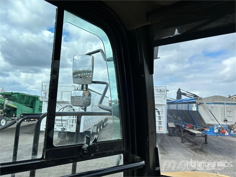 CAT 730 Dumper - Knickgelenk