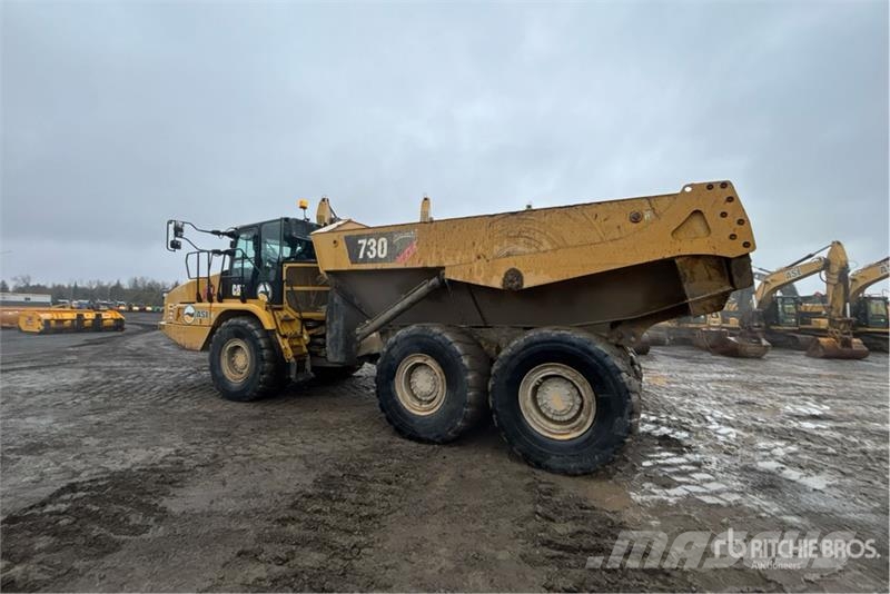 CAT 730 Dumper - Knickgelenk