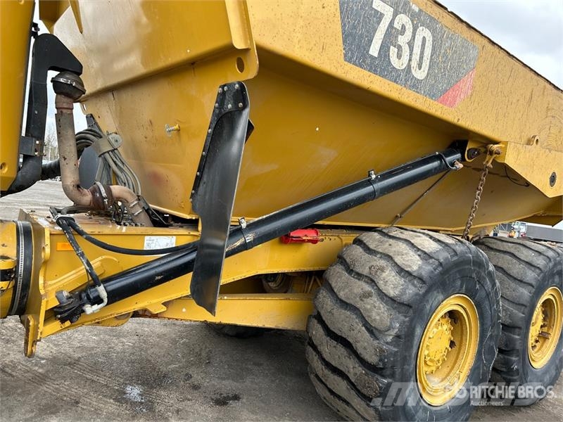 CAT 730 Dumper - Knickgelenk