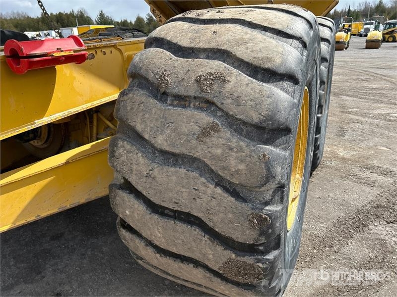 CAT 730 Dumper - Knickgelenk