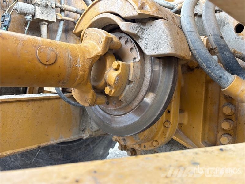 CAT 735 Tombereau articulé
