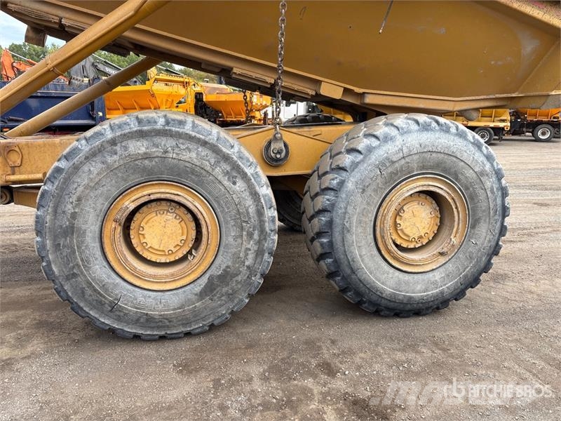 CAT 735 Tombereau articulé