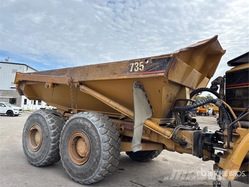 CAT 735 Tombereau articulé