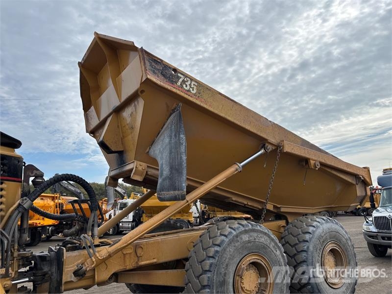 CAT 735 Tombereau articulé