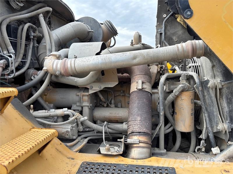 CAT 735 Tombereau articulé
