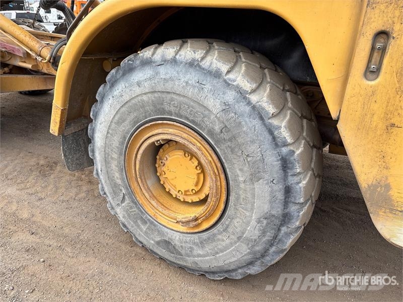 CAT 735 Tombereau articulé