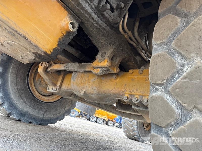 CAT 735 Tombereau articulé