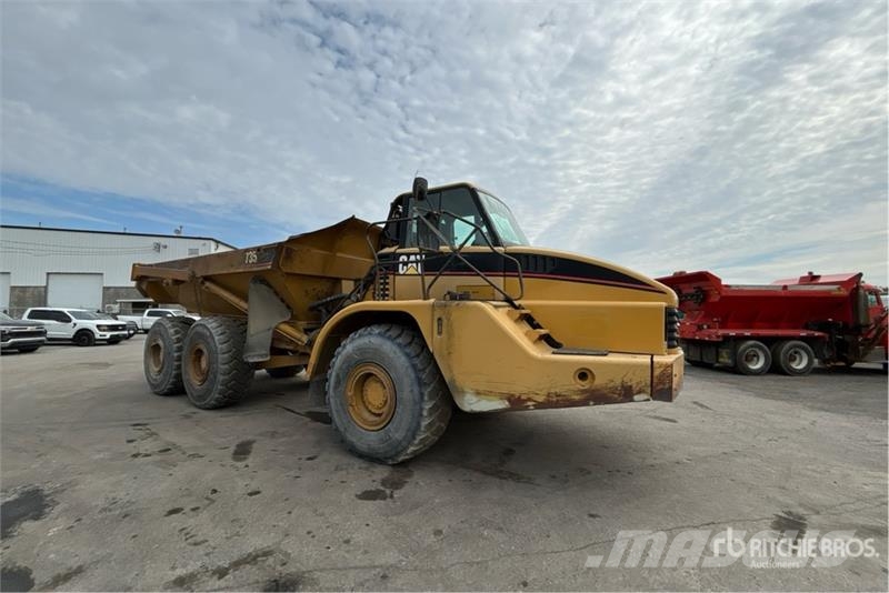 CAT 735 Tombereau articulé