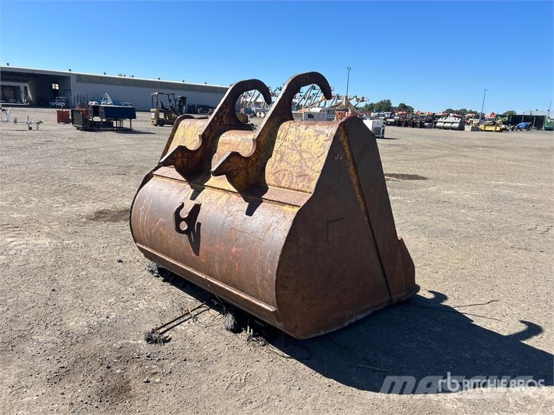 CAT 74 in Q/C Cleanup Excavator Bucket - Fits Cat 349 Kašike / Korpe
