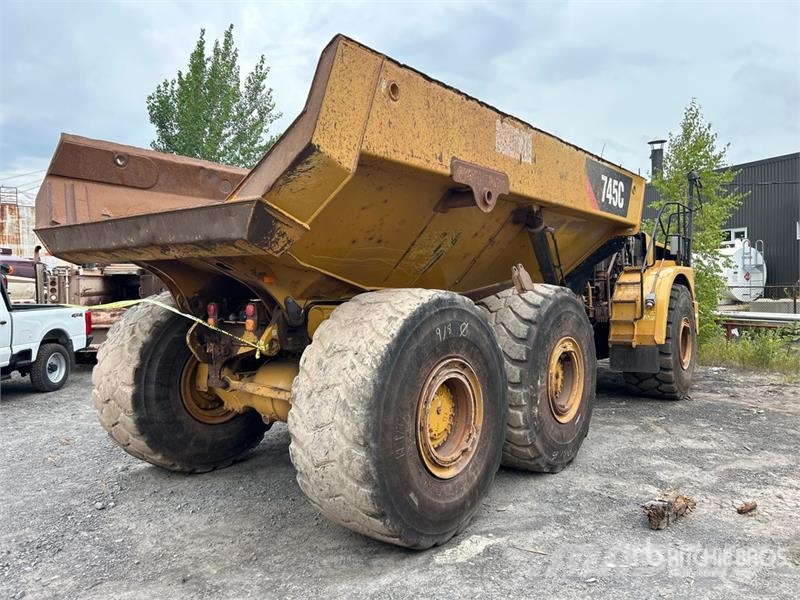 CAT 745C Zglobni damperi