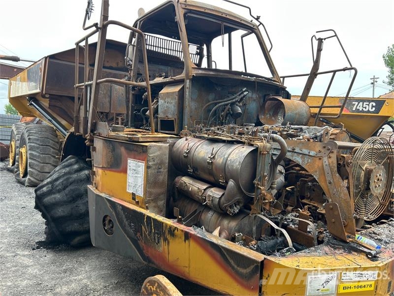 CAT 745C Csuklósdömperek