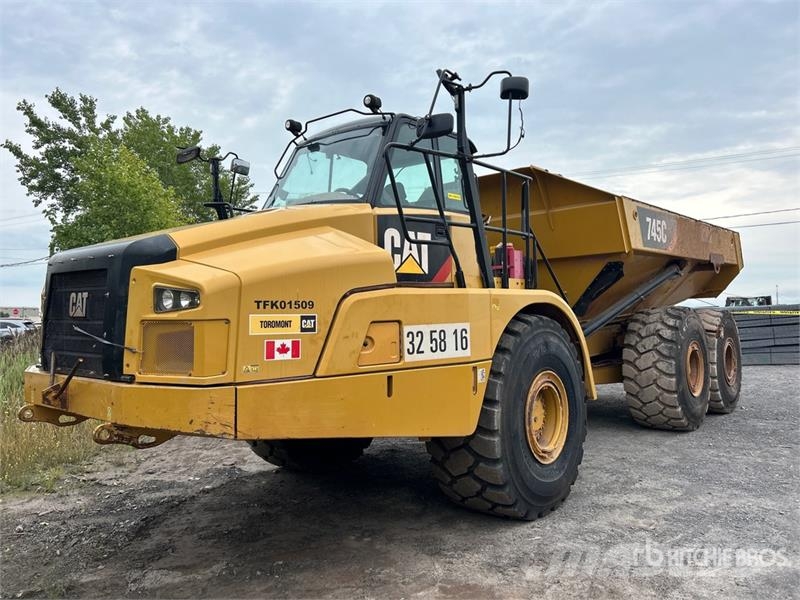 CAT 745C Zglobni damperi