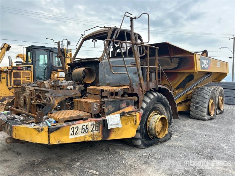 CAT 745C Csuklósdömperek