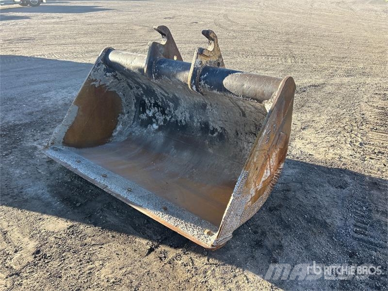 CAT 80 in Q/C Cleanup Excavator Bucket - Fits Cat 330B Buckets