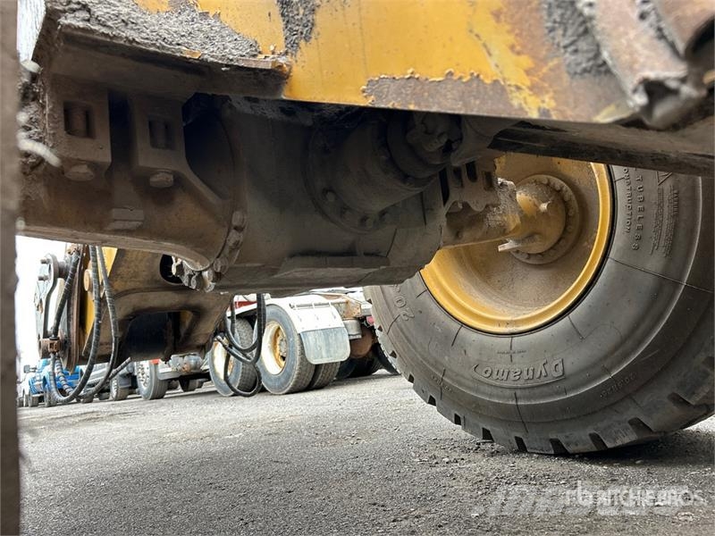 CAT 924H Kolesni nakladalci