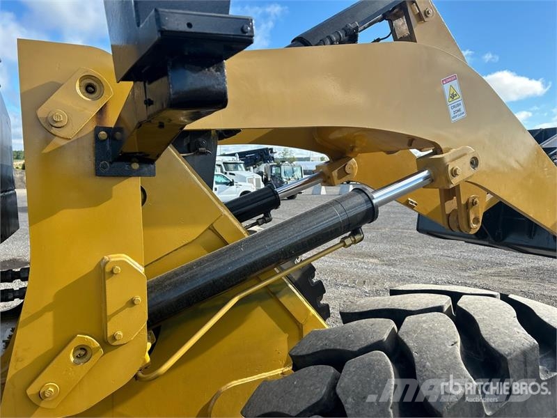CAT 924HZ Pale gommate