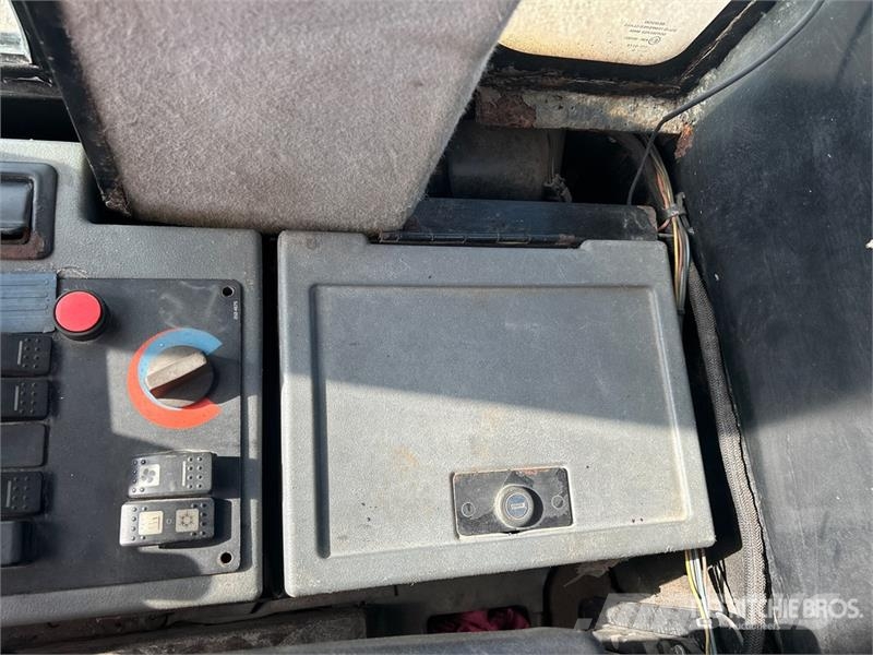 CAT 924HZ Pale gommate