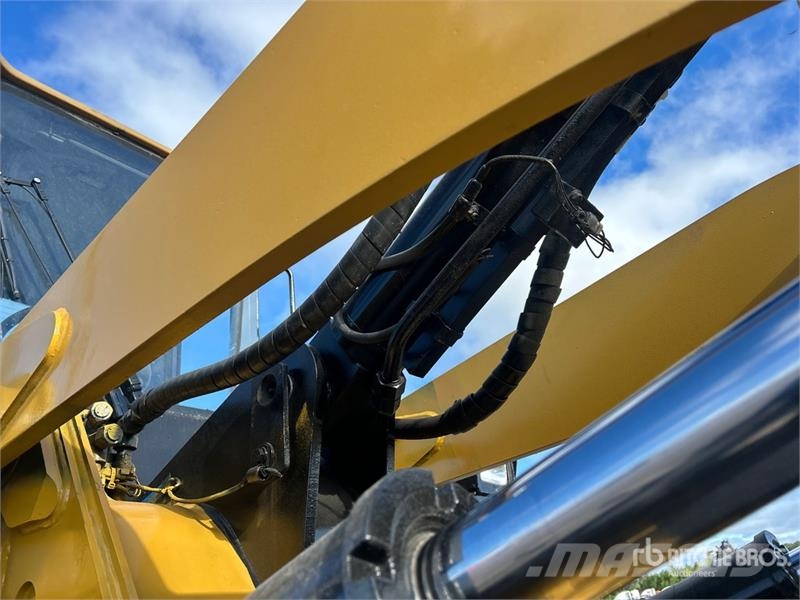 CAT 924HZ Pale gommate