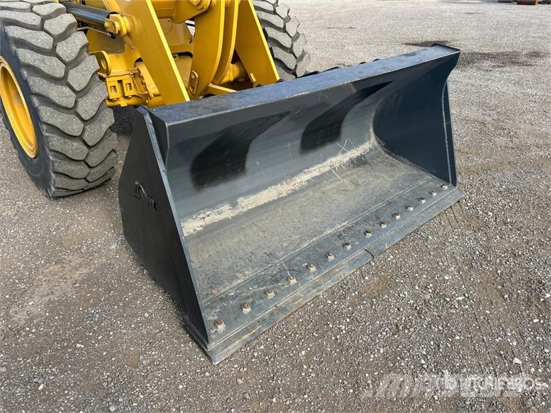 CAT 924HZ Pale gommate