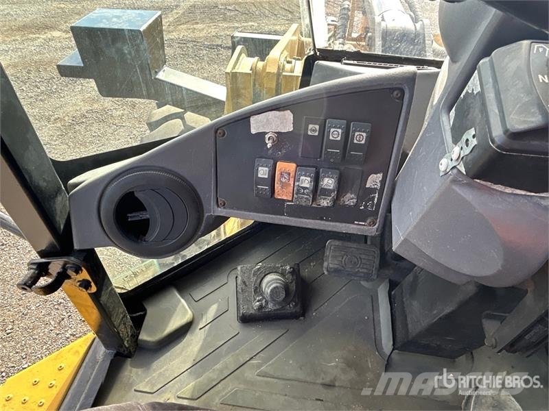 CAT 924HZ Pale gommate