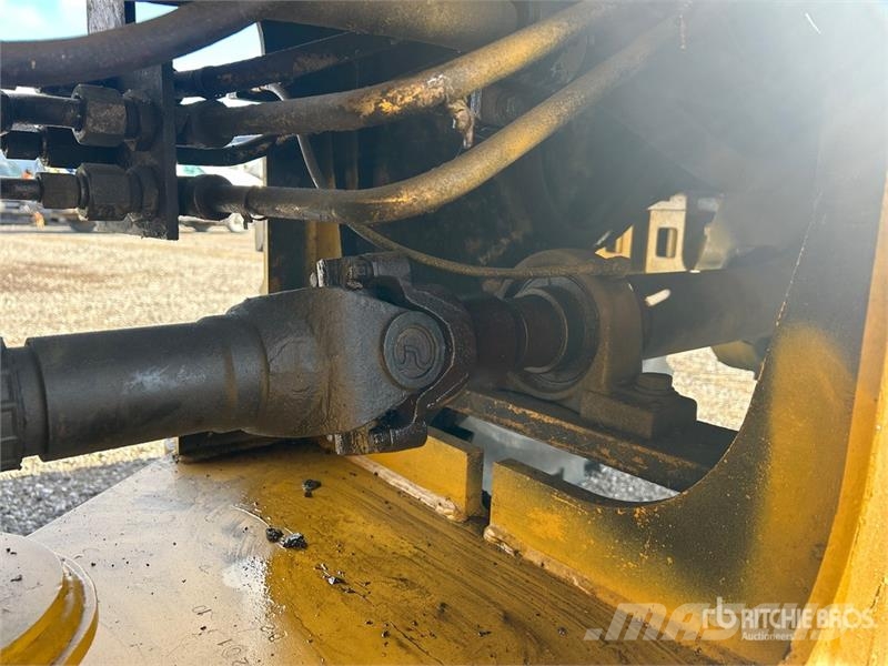 CAT 924HZ Pale gommate