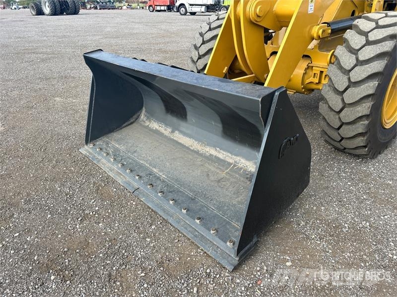 CAT 924HZ Pale gommate