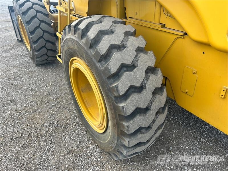 CAT 924HZ Pale gommate