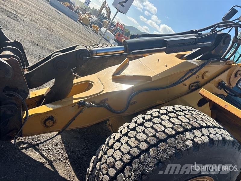 CAT 930G High Lift Wheel Loader Фронтальні навантажувачі
